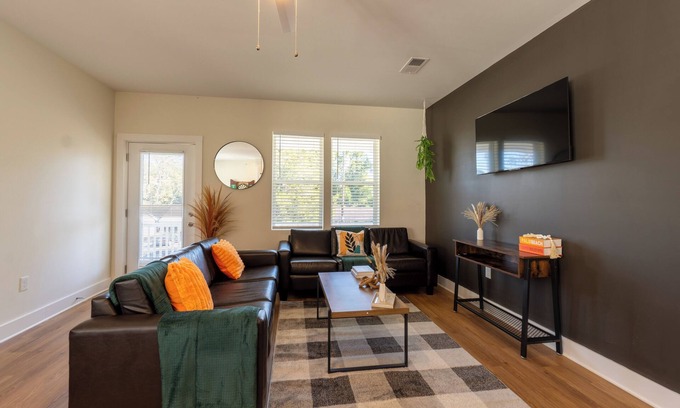 Wilmington Apartamento | Cozy Airbnb in Wilmington! Enjoy this charming space with modern amenities, close to downtown, beach