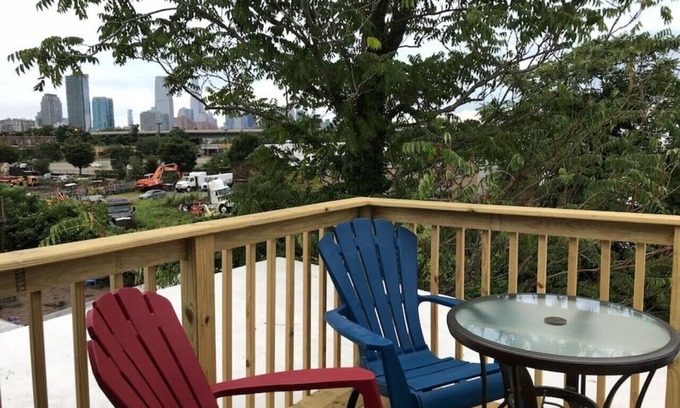 Communipaw Apartamento | Cozy Alcove Studio Apt w Outdoor deck w NYC Views