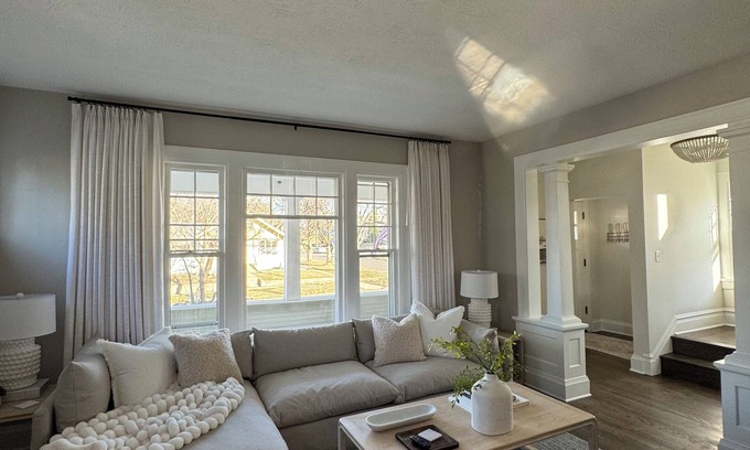Sioux Falls Casa | Cozy and accomodating designer home near downtown and McKennan Park - sleeps 10+