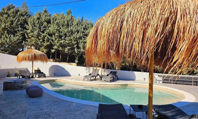 Pastida Apartamento | Cozy and beautiful 2-bedroom apartment!Family friendly/shared pool