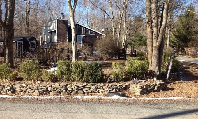Tobyhanna Casa | Cozy and Charming Chalet! Close to Hiking Trails and Ski Areas!