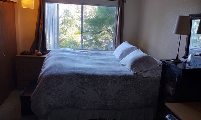 Santa Barbara Condominio | Cozy and comfortable two bedroom condo in Santa Barbara -Close to beach