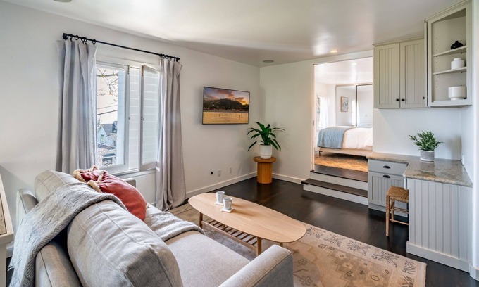 Summerland Apartamento | Cozy and Elegant Beach Bungalow