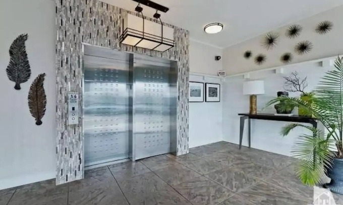 Hollywood Condominio | Cozy and Elegant Beach Condo in Oxnard