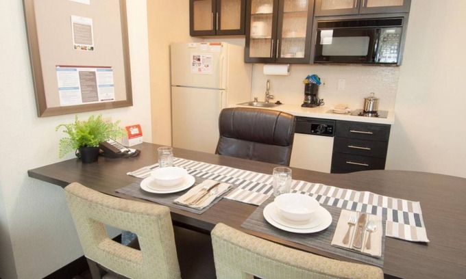 Anaheim Resort Complejo | Cozy and Homey Feels! Pet-friendly, Short Drive to Honda Center