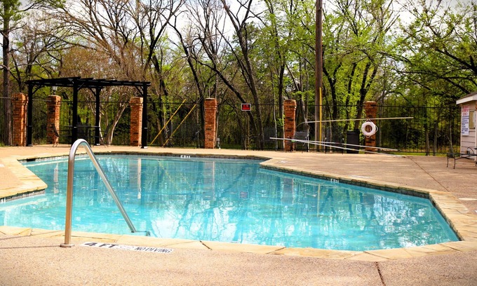 Euless Casa | Cozy and Luxurious Hideaway in Euless, Texas. Pet Friendly!
