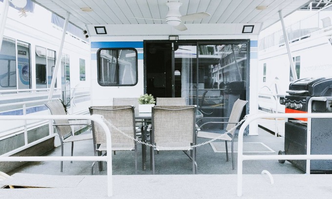 Andersonville Alquiler De Eote | Cozy and Modern Houseboat on Beautiful Norris Lake!