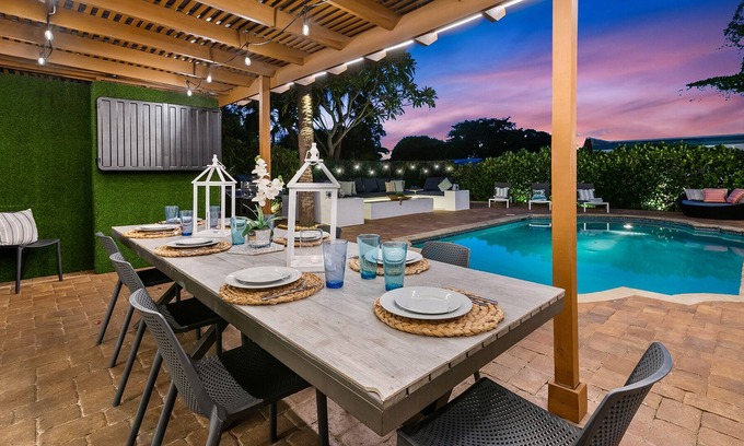 Coral Heights Villa | RUBI.life - Casa Familiar 4BR c/Piscina Climatizada y BBQ