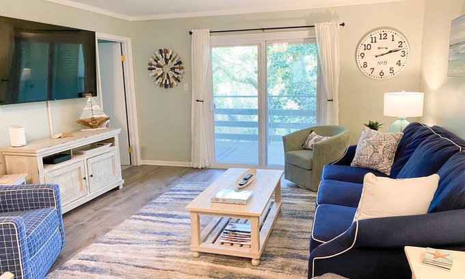Fernandina Beach Condominio | Cozy and Secluded 2BR / 2BA fully equipped condo just a short walk to the beach