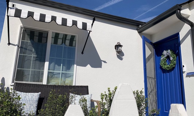 Beach Barber Tract Cabaña | Cozy and Stylish Beach Cottage in La Jolla near Windansea Beach