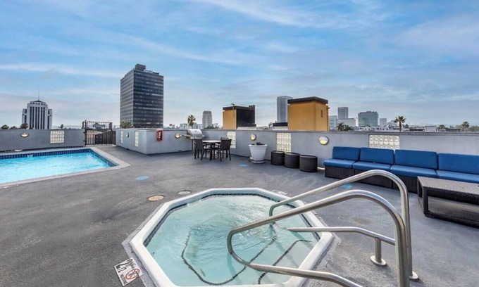 Miracle Mile Apartamento | Cozy and Stylish Unit