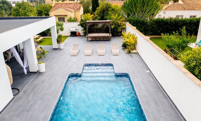Torrevieja Villa | ACOGEDORA Y SOLEADA VILLA INDEPENDIENTE CON PISCINA PRIVADA.