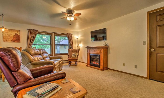 Columbus Apartamento | Cozy Anglers Apt - Steps to Trout Fishing River!