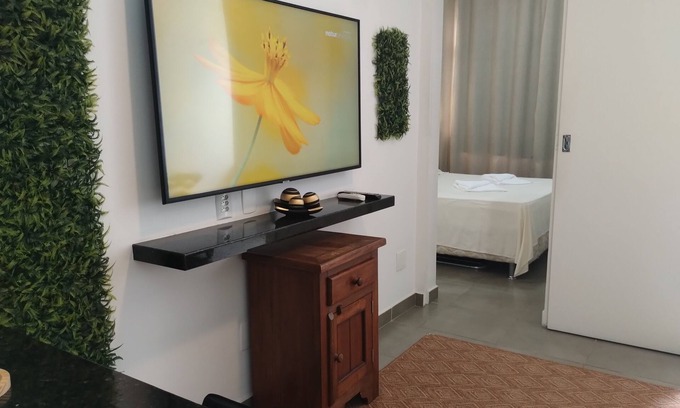 Leblon Apartamento | Cozy apartment in Leblon. Near restaurants.