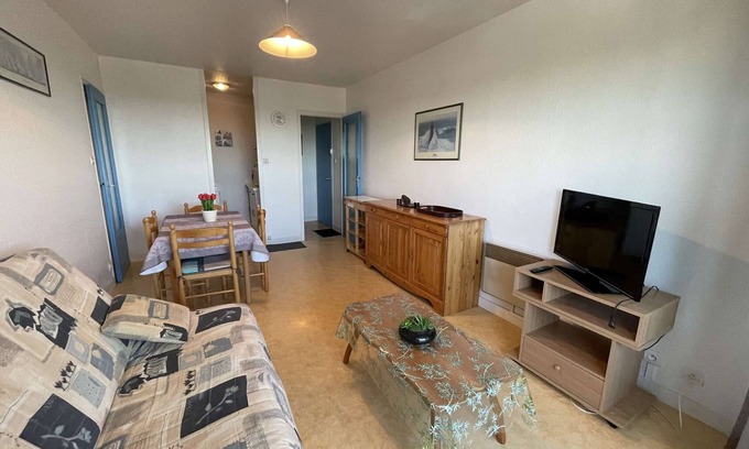 Saint-Hilaire-de-Riez Apartamento | Apartamento acogedor cerca de la playa con balcón y vista al mar