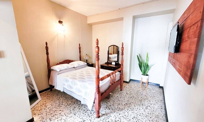 Jayuya Casa | La Casa de Abuelo Jayuya Pueblo, Cozy Apartment!