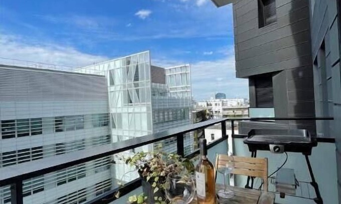 Issy-les-Moulineaux Apartamento | Cozy apartment with Balcony view Eiffel Tower view