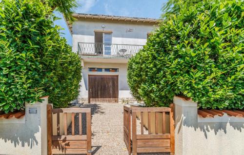 Saint-Palais-sur-Mer Apartamento | Cozy Apartment In Saint-Palais-Sur-Mer