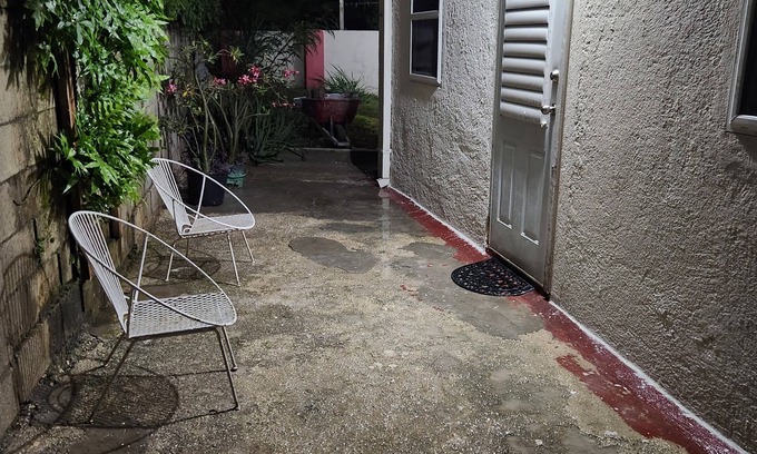 West Coast Apartamento | Cozy Apartment 1 minute away from Dover Beach & St.Lawrence Gap!