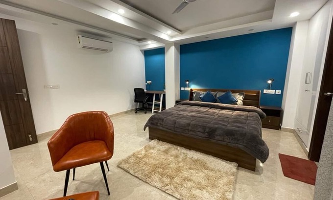 Gurugram Apartamento | Cozy Apartment 5min walk to the best hangout places in Gurgaon . feel like home.