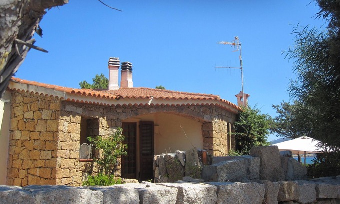 La Conia Apartamento | Acogedor apartamento junto al mar y con jardín ideal para 2 personas
