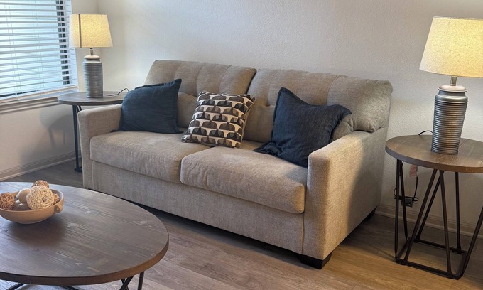 Frisco Apartamento | Cozy apartment in awesome Frisco with WiFi, fitness room, AC