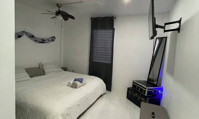 Belize City Apartamento | Cozy apartment in charming Belize City with WiFi, AC
