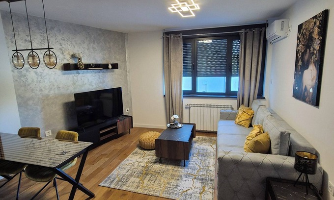Novi Sad Apartamento | Cozy apartment in charming Novi Sad with AC