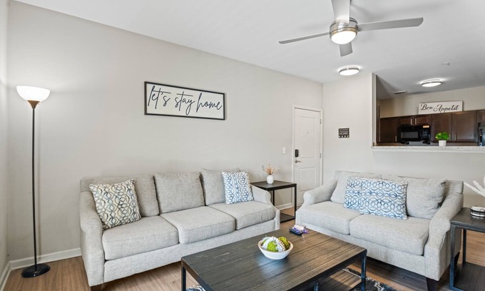 Union City Apartamento | Cozy apartment in Comfy Stay by ATL Airport + Pool Access.
