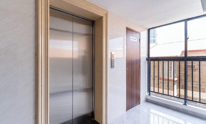 Nairobi Upper Hill Apartamento | Cozy apartment in enchanting Nairobi with WiFi, swimming pool and fitness room.