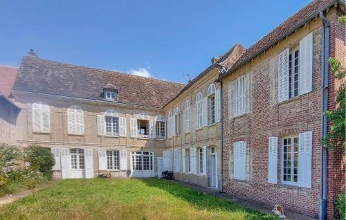 Les Andelys Apartamento | Cozy Apartment In Les Andelys With Wifi