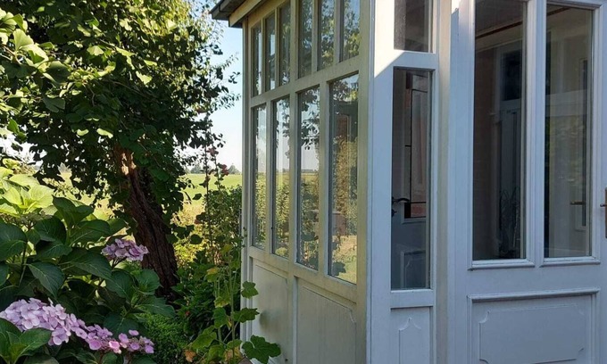 Krummhoern Apartamento | Cozy apartment in Pilsum with a wonderful view of East Frisia's vastness.