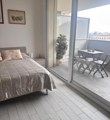 Certosa Apartamento | COZY APARTMENT NEAR CITY LiFE