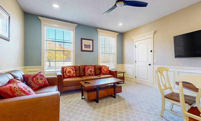 Holyoke Apartamento | Cozy apartment near I91 & Holyoke Medical Center + wifi