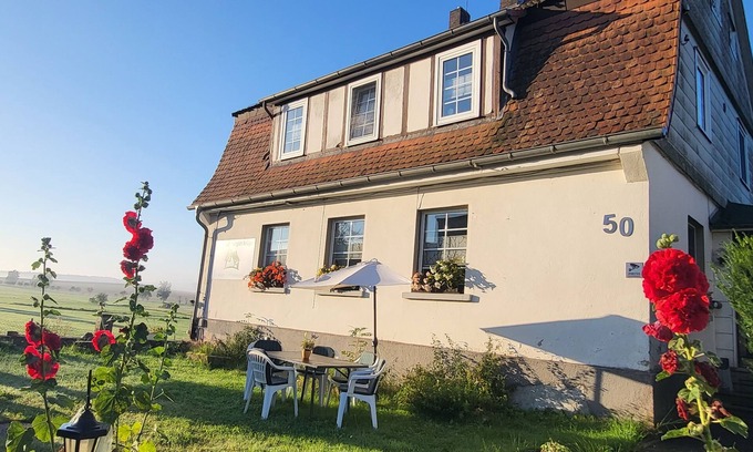 Sachsenhausen Condominio | Cozy apartment on the 1st floor, near Edersee, good infrastructure, pet-friendly.