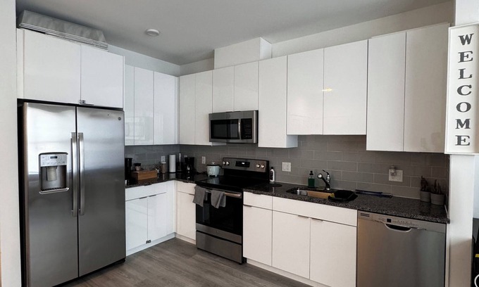 Industry Condominio | Cozy apartment with working space close to Manhattan