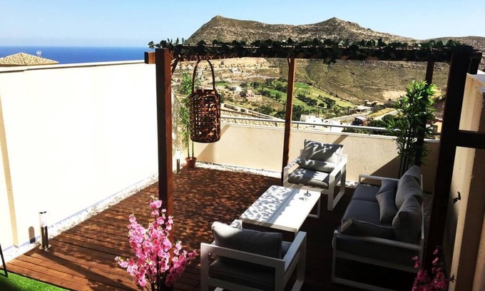 La Envia Apartamento | Acogedor apartamento con hermosas vistas para 2-4 personas.