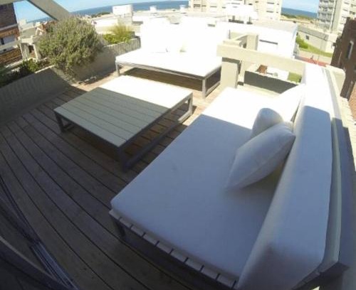 Punta del Este Apartamento | Cozy Apt 2 blocks from the ocean WiFi AC Parking and private terrace with a BBQ