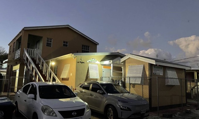 Bridgetown Casa | Cozy Apt centrally located, walking distance to beach, Bakeries & Supermarkets