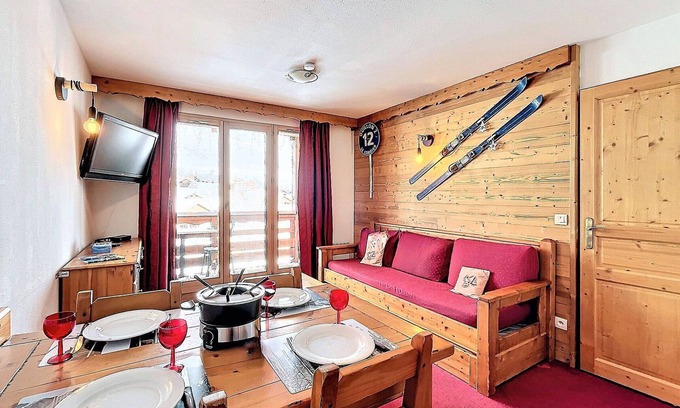 La Toussuire Apartamento | Apartamento cómodo con balcón, piscina y parking cubierto