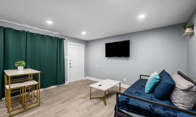 Boulevard Oaks Apartamento | Cozy Apt in Museum District with Pool+Free Park