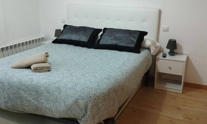 Jaca Apartamento | Apartamento acogedor con piscina y parking cerca del centro de Jaca