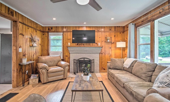 Skyland Cabaña | Cozy Arden Cottage, 2 Mi to Lake Julian Park!