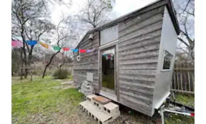 East MLK Casa | Cozy Backyard Tiny House