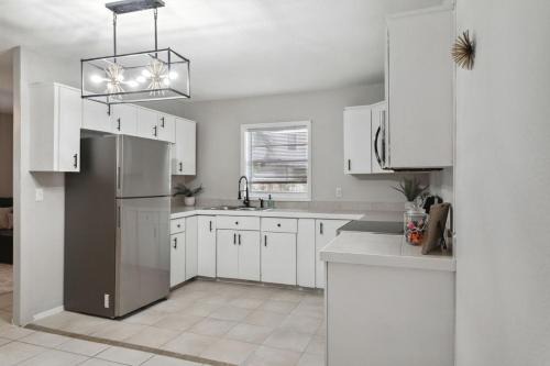 Ballast Point Apartamento | Cozy Bayshore - A Home Away From Home!