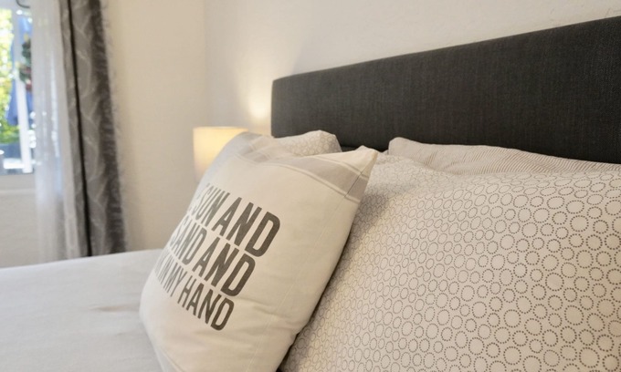 East Fort Lauderdale Hotel | 1 Queen b / 1b Junior Room Junto a la playa!