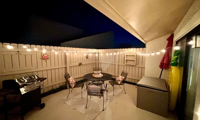Summer Breeze Apartamento | Cozy Beach Condo! Safe Complex!