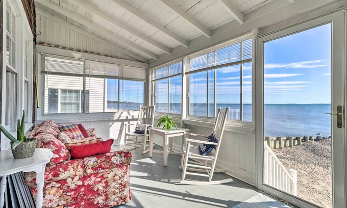 Old Lyme Cabaña | Cozy Beach Front Cottage in Hawk's Nest