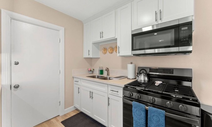 Los Angeles Condominio | COZY BEAUTIFULLY DESIGNED ONE BEDROOM CONDO 🌿