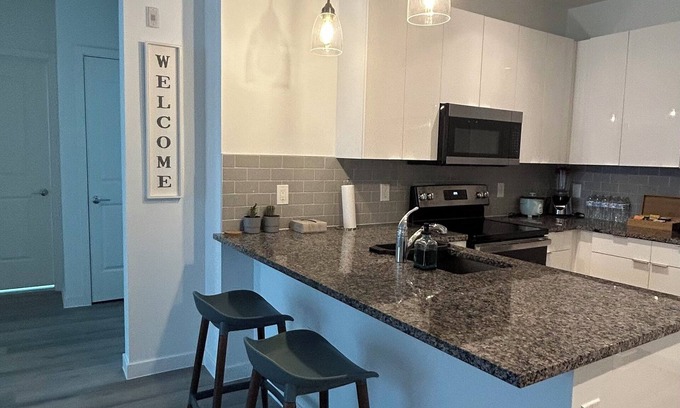 Industry Cama Y Desayuno | Cozy bedroom in charming apartment close to Manhattan
